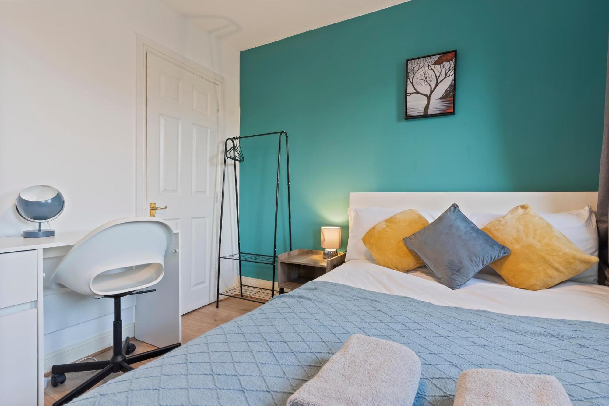 Cozy Townhouse With 4 Bedrooms * Londra